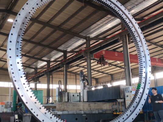 Heavy-Duty Slewing Bearings – Robust Rotation Solutions for Extreme Loads