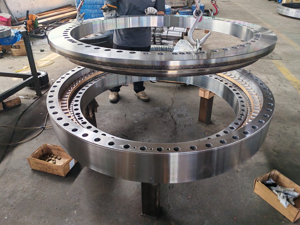 Slewing Bearing Types and Selection: A Practical Engineering Guide - Three-Row Roller Slewing Bearing